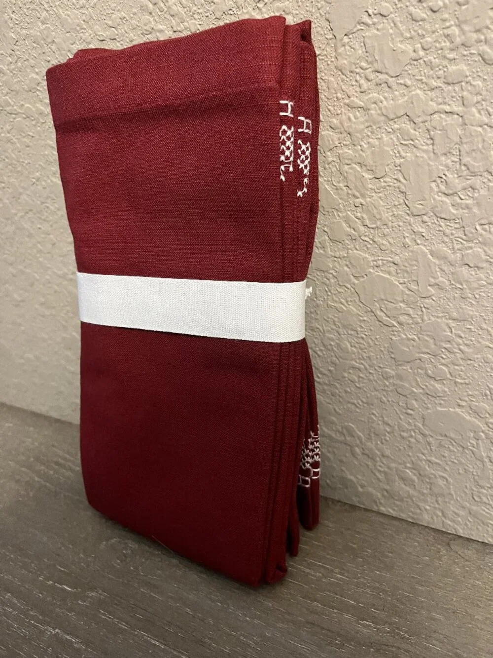 Pottery Barn Fair Isle Cross Stitch Set of 4 Red Cloth Napkins